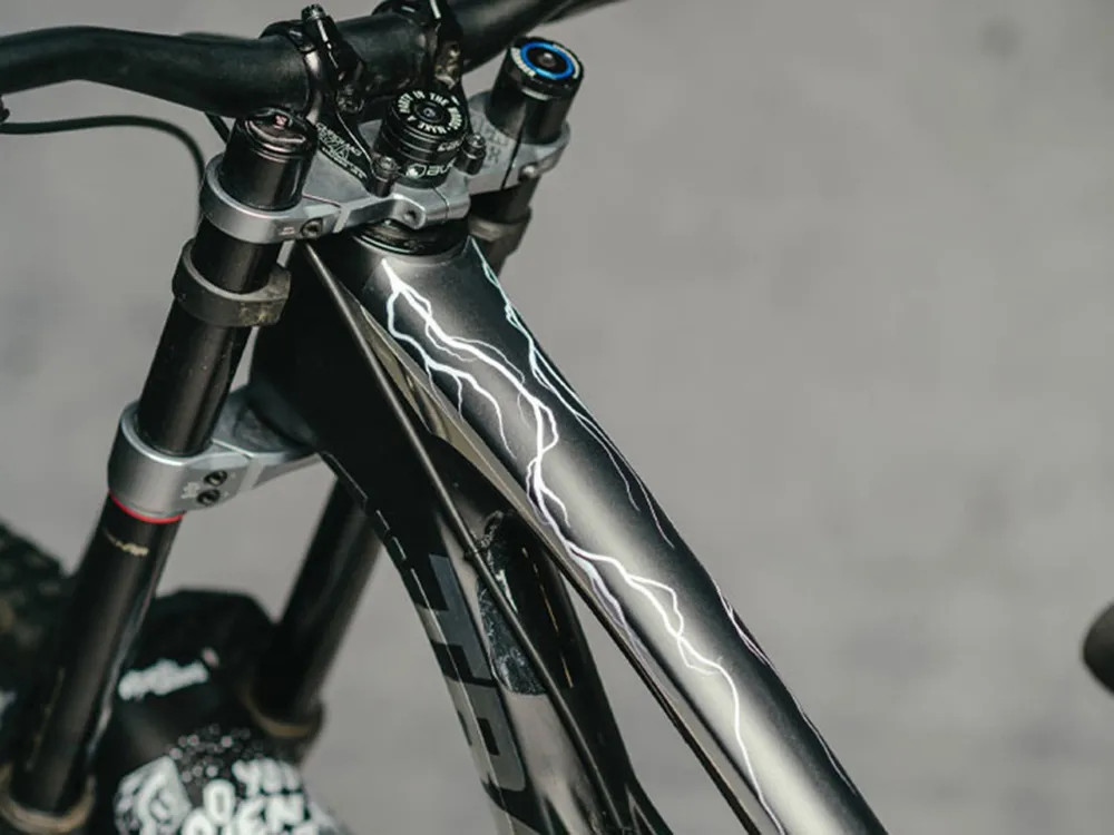 Direktkauf DYEDBRO MTB Rahmenschutzfolien-Set - lightning blue