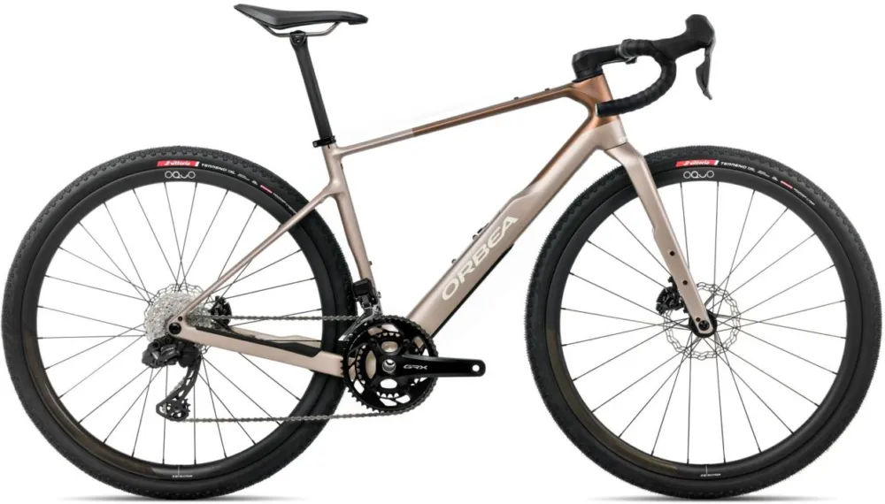 Geprüft Orbea Terra M20i Team - 28 Zoll - Diamant - 2026 - Nickel - Met Cinnamon (Matt) - Größe S